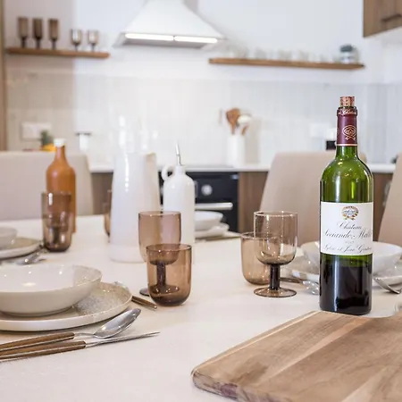 8 Rue Du Marché Forville Apartamento *